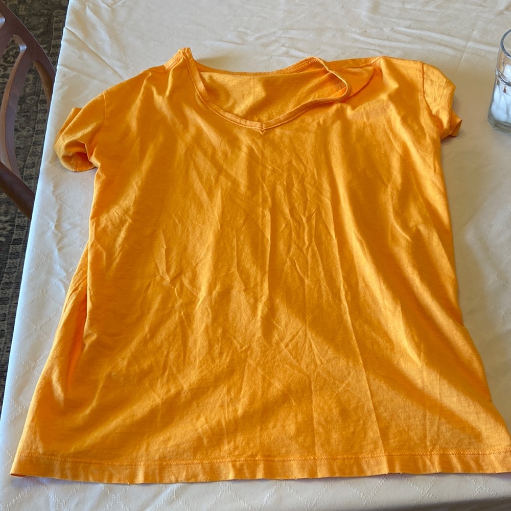 Aerie gorgeous orange tshirt small